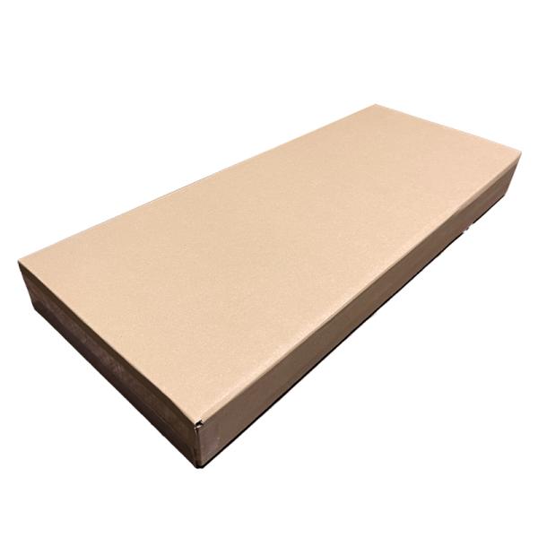 内寸長さ：約744mm x 幅310mm x 厚さ75mm外寸法長さ：約750mm x 幅315mm x 厚さ80mm紙の厚さ：約3mmテニスやバドミントンなどのラケット梱包用に特化したサイズの梱包用ダンボールです。テニスラケットやバドミン...