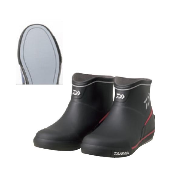 船上（FRP）専用ボートグリッパーソール搭載。コンパクトで持ち運びやラクラク！携帯性を追求したベリーショート丈（DB-1412）。オールシーズン対応可能な軽量特殊ゴム採用。脱ぎやすいキックオフ。通気性の高い3Dメッシュ構造カップインソール。