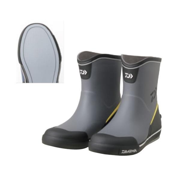 船上（FRP）専用ボートグリッパーソール搭載。コンパクトで持ち運びやラクラク！程よい丈の定番ショートブーツ（DB- 2412）。オールシーズン対応可能な軽量特殊ゴム採用。脱ぎやすいキックオフ。通気性の高い3Dメッシュ構造カップインソール。