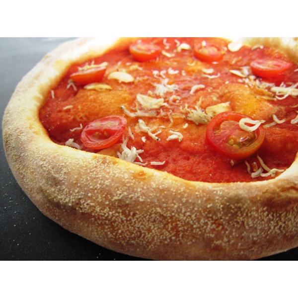 シラスとニンニクのピッツァ"マリナーラ"/みちのくナポリピッツァ/冷凍ピザ２０ｃｍチーズを使わず、ニンニクとシラスでシンプルに。