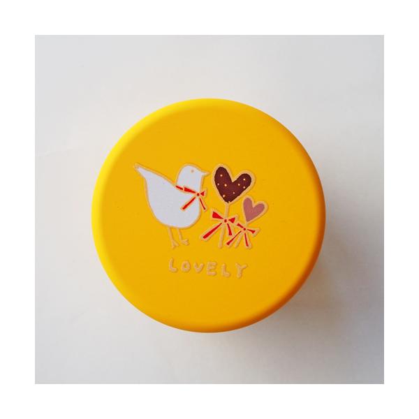 かわいい缶 プチ缶 飴入れ マスタード 黄 Lovely φ6.4cm×h4.5cm オリジナル柄 おしゃれ 日本製