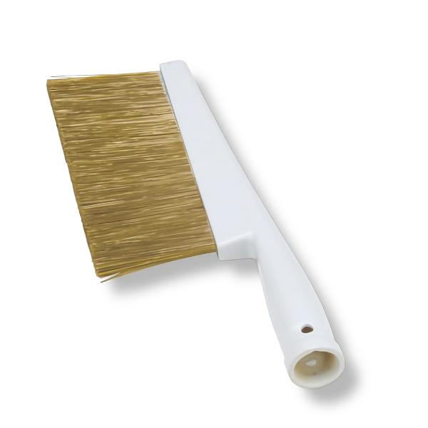 ハンディタイプのホーキです。病院やホテルのベッドメイク時のホコリ取りなどに使用可能です。ハンドルに取り付けることで手の届かない場所も清掃可能です。収納時スプラッシュハンドチリトリ(SPT-180)に取り付け可能です。型番：SPH-160製造...