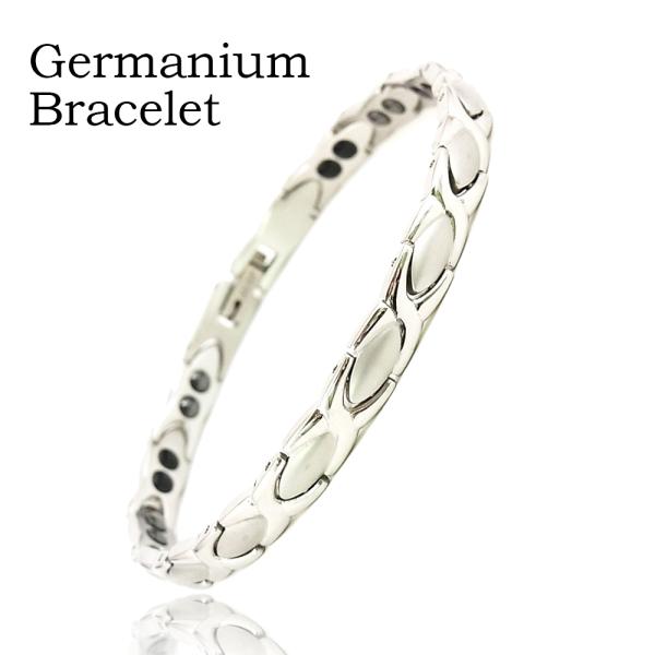 【商品詳細】●状態：新品●特徴：訳ありの理由は、専用の化粧箱に入っていないだけで、正常品で新品の商品です。 ゲルマニウムブレスレットの効果・効能は薬事法により記載できません。●サイズ：長さ20ｃｍ、太さ0.7ｃｍ、重さ25ｇ●材質：ゲルマニ...