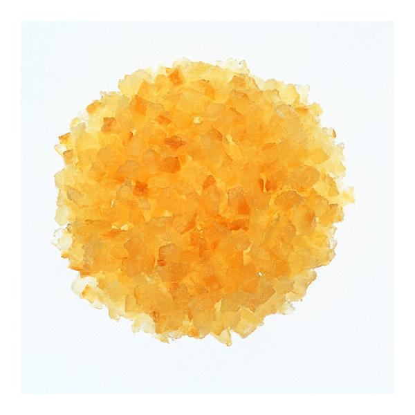 スペイン産のみずみずしいレモンは、地中海に面した温暖な気候、豊かな産地で収穫され、鮮度を保ちながら水の豊かな蓼科で砂糖漬けになります。漂白剤・保存料・着色料・ポストハーベスト農薬は一切使用していません。