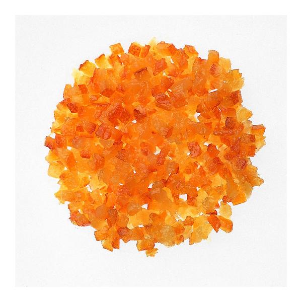 完熟したバレンシアオレンジを使用し、じっくり時間をかけて砂糖づけして３ｍｍカットしました。漂白剤、保存料、着色料は一切使用してません。