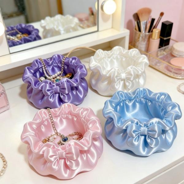 アクセサリートレイ 花びら形リボン装飾 収納ボックス可愛い アクセサリー  小物入れ 小物置き インテリア 雑貨 卓上 収納 ジュエリー収納ケースプレゼント
