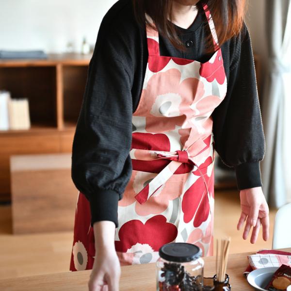 最終【新品未使用】marimekko エプロン　ウニッコ　ピンク　ダークチェリー marimekko マリメッコ エプロン ピエニ ウニッコ コットン