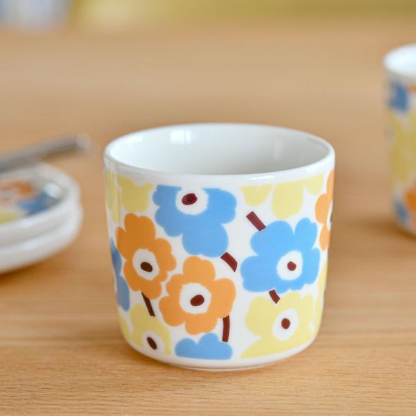 商品名：Pikkuinen Unikko ラテマグ 【１個】ブランド：marimekko（マリメッコ）テキスタイルデザイン：Maija &amp; Kristina Isolaサイズ：約 直径 7.5cm × 高さ 7cm ／容量200ml...