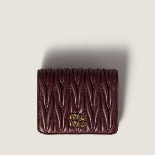 miu miu（ミュウミュウ） マテラッセレザー 折り財布