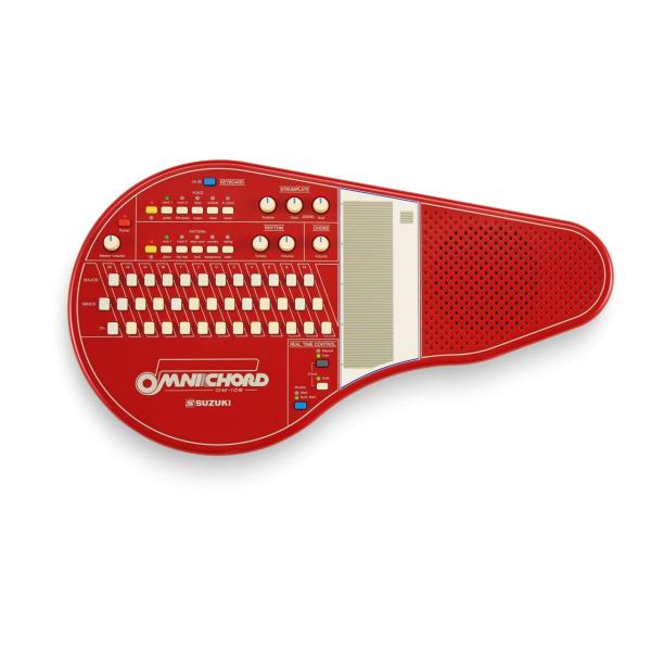 2024年 復刻発売したオムニコード OM-108から、リミテッドカラー「レッド」が登場。1981年発売 初代オムニコードのカラーラインナップから、人気の高いレッドをオマージュしました。【全世界限定/1000台】