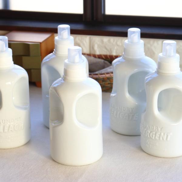 洗濯がもっと楽しくなる、特別なランドリーボトル。 洗濯は単なる家事ではなく、私にとって大切な時間。その洗濯をより心地よく、丁寧に楽しむために作り上げたのが、この陶器製のランドリーボトルです。 お気に入りの香りの洗剤や柔軟剤を真っ白なボトルに...