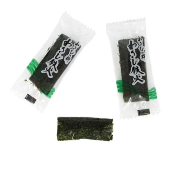 激辛わさび味のあられを香ばしい海苔で巻きました。注)辛いのが苦手な方はご遠慮ください。