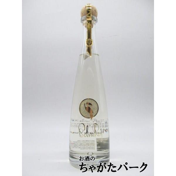 世界的に活躍するグラミー賞受賞アーティストであるブルーノ・マーズ。プエルトリコとフィリピンの血を受け継ぎ、ハワイ生まれハワイ育ち。世界 3 大ラムカルチャーをバックグランドに持ったブルーノがラム愛好者 3 人とタッグを組んで造り出したプレミ...