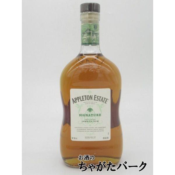ジャマイカ産。マスターブレンダーが厳選した15種の熟成ラムをブレンドし、奥深い味わいに仕上げました。クラシックカクテルに複雑かつ個性的なフレーバーをもたらします。口当たりの良い甘み、スモーキーなフレーバー、いかにもジャマイカンラムらしいラム...