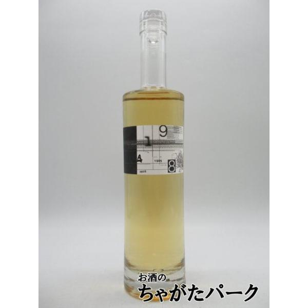 紅櫻蒸溜所9148の苦みシリーズの第二弾、「HOPS」。「FUKINOTO」は和の苦味をイメージした、青味やエグ味が特徴的なジンでしたが、「HOPS」はどちらかと言うと洋の苦味を演出するべく、どこかビールの華やかさを連想させる香り高さが特徴...