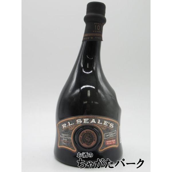 フォースクエア蒸溜所のラムは基本的に、職人技溢れる銅製ポットスチルと、伝統的なツインコラムにて製造されたラムをブレンドしています。ブレンデッドラムは世界的に珍しいですが、ラム酒の典型的な味わいを表現するため、バルバドススタイルとしてその手法...