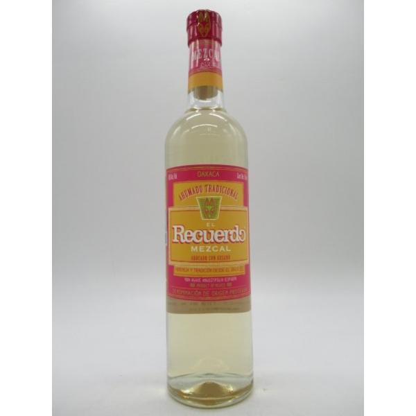 オアハカ州に大きな工場を持ち、3ブランド生産している。レクエルドは、「コヨーテ」をイメージとし、「冒険家を指し、誰よりも前へ、先駆者、先を走りいいものを見つけ出す」という意味が込められている価格も味わいも、誰もが手に取りやすく、メスカルの普...
