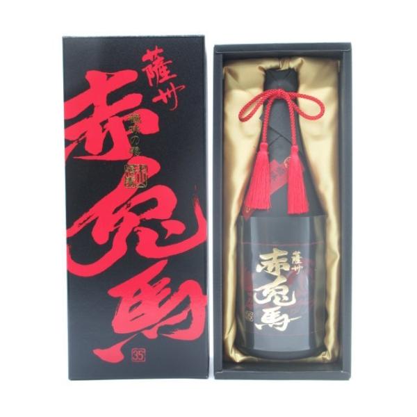 原酒をじっくりと熟成させることにより、フルーティーでクリアな味わいを醸し出しました。また、アルコール度数35度の高濃度でありあながら、香りやさしくさっぱりと仕上がっております。まさに「極味の雫」の名にふさわしい究極の味、「赤兎馬」銘柄最高峰...