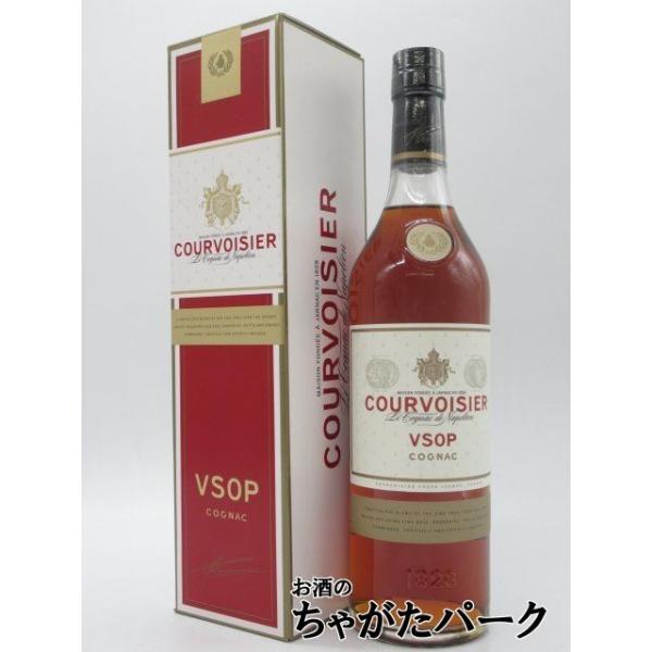 クルボアジェ社は1805年に創業。ほどなくしてナポレオン１世、1869年にはナポレオン３世に愛飲され、同社のコニャックは“ル・コニャック・ド・ナポレオン（ナポレオンのコニャック）”と呼ばれるようになった。現在、原酒は自家蒸留のものと、契約蒸...
