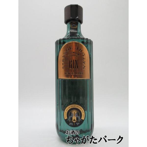 ニュージーランドのソーヴィニヨン・ブランをベースとしたスピリッツとジュニパーベリーのみで蒸留したちょっと"変（ストレンジ）"なプレミアムジン。  トロピカルと柑橘系のフレーバーが華やかに広がります。  登録日：20241127スピリッツジン...