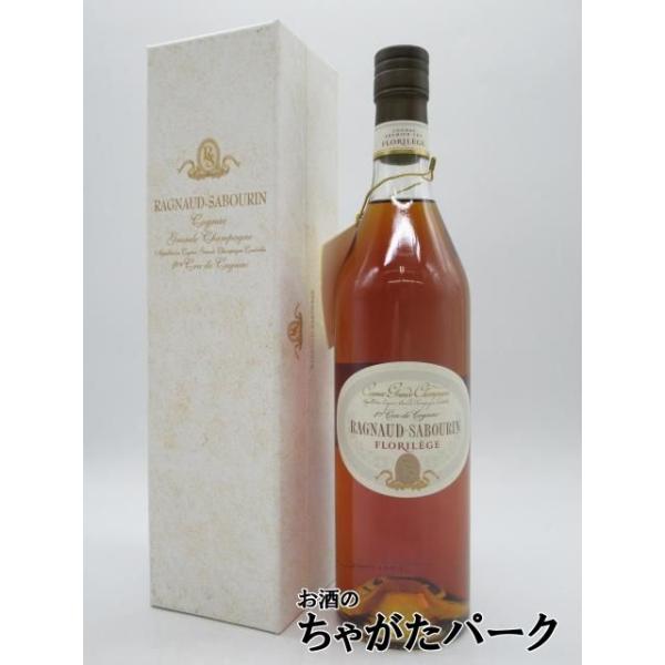 60%ユニブラン、40%フォルブランシュで平均４５年熟成品で加水なし。フロリレージュとは結晶と言う意味です。少し乾燥した熟成庫と、湿度の高い熟成庫で眠っていたそれぞれのコニャックを絶妙に使い分けて、高品質に仕上げています。自ら畑を耕し、大切...