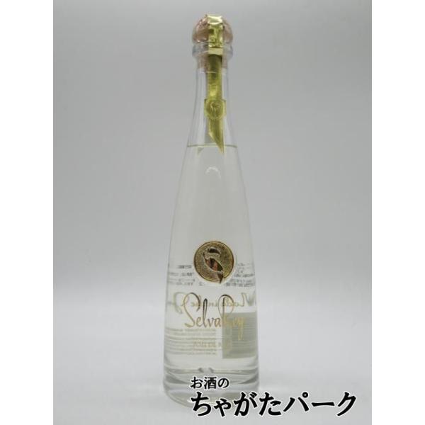 世界的に活躍するグラミー賞受賞アーティストであるブルーノ・マーズ。プエルトリコとフィリピンの血を受け継ぎ、ハワイ生まれハワイ育ち。世界 3 大ラムカルチャーをバックグランドに持ったブルーノがラム愛好者 3 人とタッグを組んで造り出したプレミ...