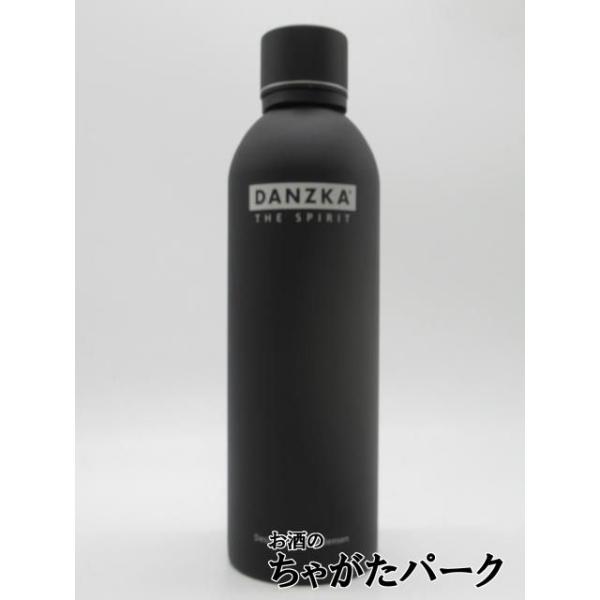 長い制作期間を経て完成した、すべての感覚を刺激するプレミアムウォッカDANZKA THE SPIRIT（ダンズカ ザ スピリット）。伝統的なウォッカの製法を守り、7回ものカラム蒸留工程で磨きに磨いたピュアなテイストが特徴的。全粒の小麦100...