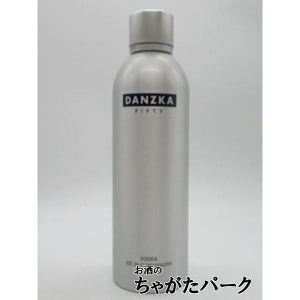 全粒のライ麦100%から作られたウォッカに澄んだ地下水を均等に配合し、日本では珍しい50度に仕上げたDANZKA FIFTY（ダンズカ フィフティー）。通常のウォッカの約2倍にあたる6回のカラム蒸留工程で蒸留。濃厚でコクがあるがクリアな味わ...