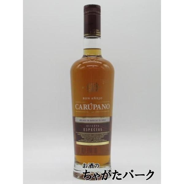 エンジェルズシェアの交換ブレンドは一切行われず、ホワイトアメリカンオーク樽で最長6年間熟成されたスタンダードラム。 オレンジがかった美しい明るい琥珀色で、マイルドで心地よいアルコール感、糖蜜の香り、キャラメル、軽い木の香りやレーズンを思わせ...