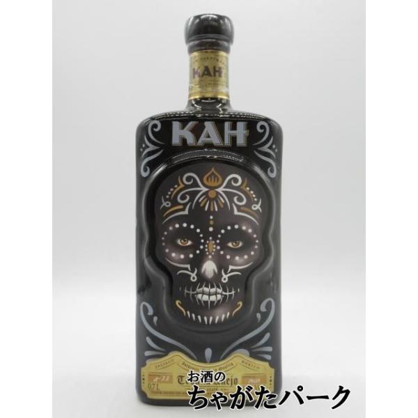 ＫＡＨとは、古代のマヤの言語で「人生」という意味。 テキーラはブルー・アガヴェ１００％が原料の高品質なもので、２つとして同じものはない手書きのボトルに詰められます。アネホは、アメリカン・オーク樽で４〜５年の熟成。香味：ペッパー、スモーキー、...