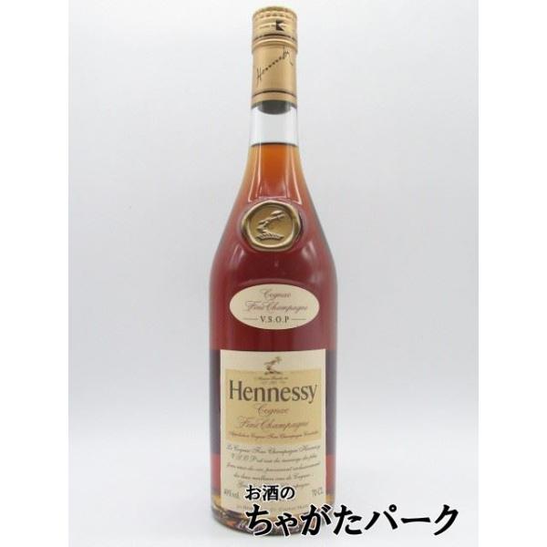 ４０度、７００ミリ（正規品　ディアジオモエヘネシー）ヘネシー、マーテル、カミュ、レミー・マルタン、そしてクルボアジェといった五大コニャックのひとつ。デリケートでマイルドな味わい。【HENNESSY VSOP】ブランデーコニャックバレンタイン...