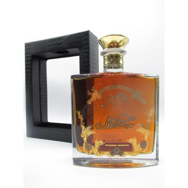 ４０度　７００ミリペルー北部産ラム。XOは、20年以上熟成させた原酒をブレンドした上級品で、1800m以上の高地で栽培された上質のサトウキビが原料。高地のため蒸留の沸点が低く、通常のラムと比べると、甘さが感じられます。更にソレラ・システムを...