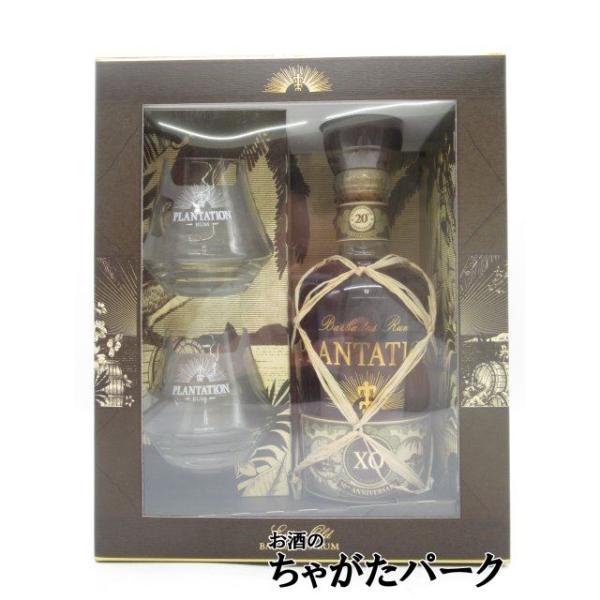 プランテーション ラムの中でも最も多くの賞を受賞している商品。バルバドスで生産された数種類のラムを8年〜15年間バーボン樽で熟成させてフランスに輸送。フランス国内で熟成年数が異なる原酒をブレンドした後にコニャック樽で10年間熟成している。香...