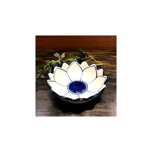 【青白陶器 花型ボール皿14cm 】小皿　小鉢 青白陶器 青白食器 パイナップル柄 陶器　タイ料理 アジアン料理 タイ雑貨