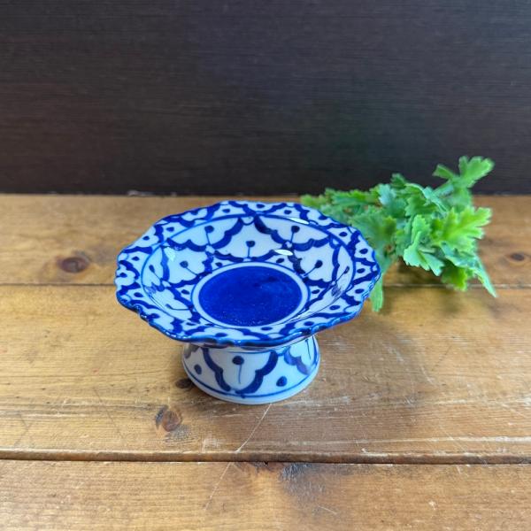 【タイ式・高式・小皿　8cm】 青白陶器 青白食器 パイナップル柄 陶器　小皿 タイ料理 アジアン料理 タイ雑貨