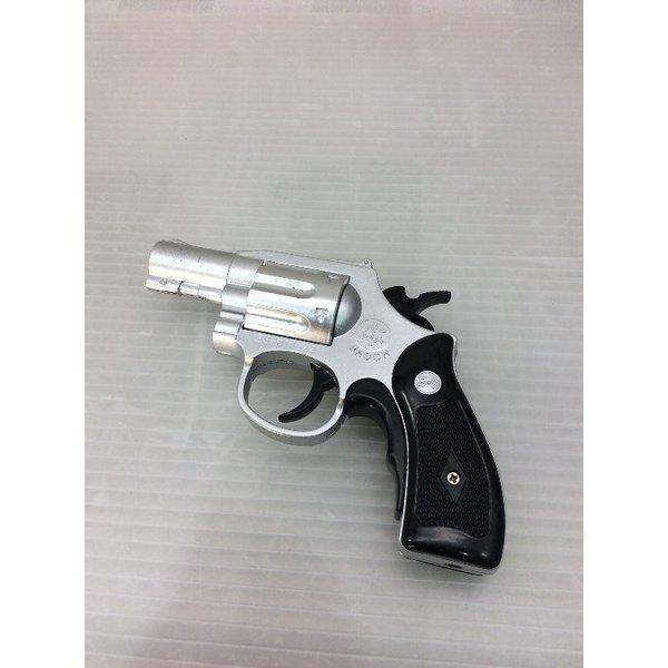 バーで気になるあの人とデート、、、 今日はキメル!!!! そんな決戦の日に、 このライターさえ、あ、れ、ば、 タバコを吸う時に さりげに、このリボルバーで火を付けた瞬間、 タバコの火と同時に マグナム級の 恋の銃弾を打ち込めそうですよ!!!...