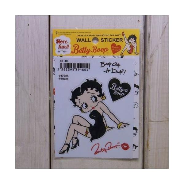 永遠のセクシーキャラクター大人気のベティーちゃん、キュートでセクシーポーズのステッカーです。お気に入りの場所に張ってモヤモヤして下さい。台紙サイズ:H9 W7cm 素材:ビニール