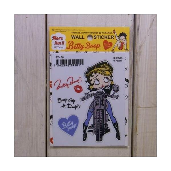 永遠のセクシーキャラクター大人気のベティーちゃん、キュートでセクシーポーズのステッカーです。お気に入りの場所に張ってモヤモヤして下さい。台紙サイズ:H9 W7cm 素材:ビニール