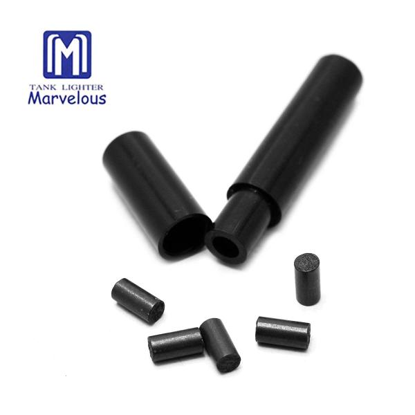 サイズ1粒当たり：H6×φ3mmマーベラス、ダグラス専用フリント(着火石・発火石)になります。 ZIPPOのフリントよりも一回り大きいです。 プラスチックケースに収納。 5個入り。＜ 財布 ブランド メンズ レディース ＞