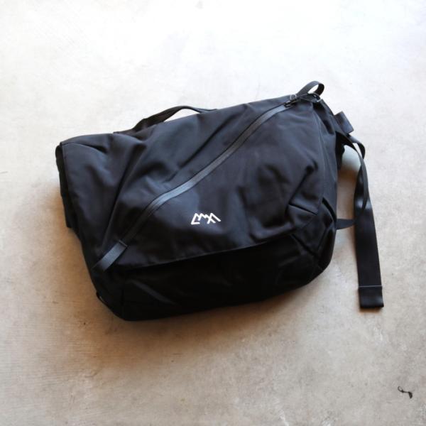 【美品】CMFアウトドアガーメント　メッセンジャーバッグ COMFY OUTDOOR GARMENT CMF OUTDOOR GARMENT バッグ 斜め掛け