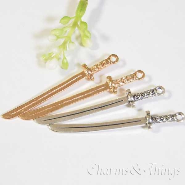 刀のチャーム 刀剣 5個入 アクセサリーパーツ ハンドメイド材料 ストラップ素材 Sc1210 Charms And Things 通販 Yahoo ショッピング