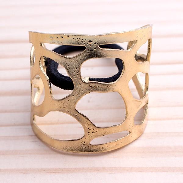 丸が散りばめられたメタルカフスヘアゴム ヘアアクセサリー 大人