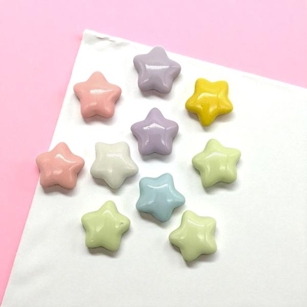 ◆商品説明◆キュートなパステルカラーの星型アクリルパーツ♪ぷっくりとした立体フォルムが可愛らしく、ハンドメイド作品を華やかに彩ります。■おすすめポイント■◎優しいパステルカラーで作品が上品な仕上がりに◎ぷっくり立体的なデザインで存在感抜群◎...