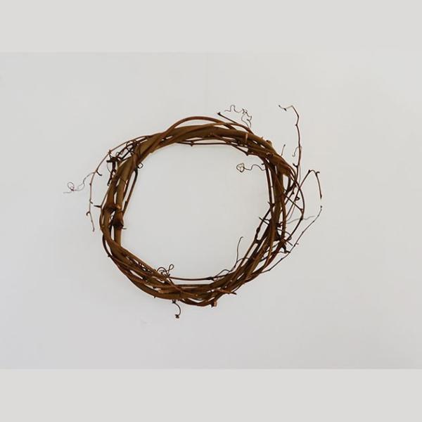 クリスマスにぴったりなラタン製のクリスマスリースです。ナチュラルな素材で作られていますので、一つ一つ表情が違い、味わいがあります。ドライフラワーやドライフルーツグリーンや松ぼっくりをあしらって、クリスマスリースの土台としてご使用いただいたり...