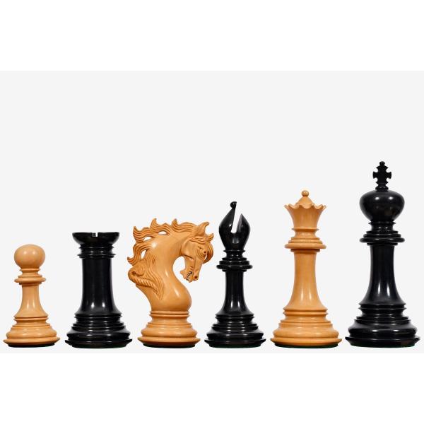 チェスの駒　白黒　アンティーク品 チェスの駒 白黒 アンティーク品