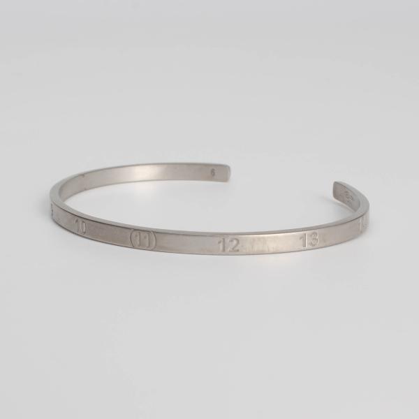 Maison Margiela ナンバリング カフ ブレスレット マルジェラ 三越伊勢丹 | Maison Margiela/メゾン マルジェラ_Women通販