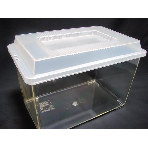 クワガタ　カブトムシ　コバエ防止　コバエ抑止　飼育ケースコバエの侵入を抑制するケースです。通常の飼育ケースと異なり昆虫用に作られていますので乾燥を防ぎ保湿効果があります。 中ケースは大型のカブトムシの飼育や産卵セットにお勧めです。数量：3個...