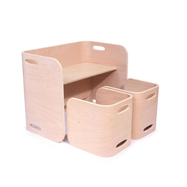 ●デザイン以上に機能性、安全性にもこだわっています子どもが使用するにあたって最も心配なことは商品の安全性です。コロコロチェア＆デスクはデザイン以上に安全性にこだわった商品です。アレルギーなどの原因となるホルムアルデヒド放散量が最も低いF☆☆...