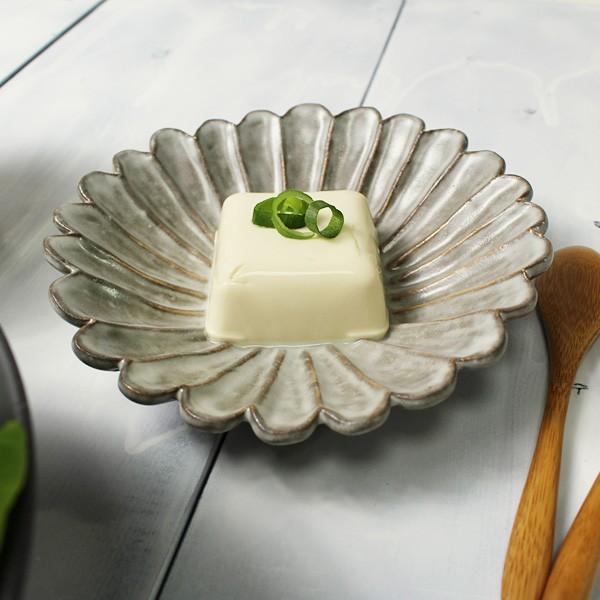 花びらのお洒落な小皿 取り皿 陶器/輪花皿A（小）グレー・灰色 マット