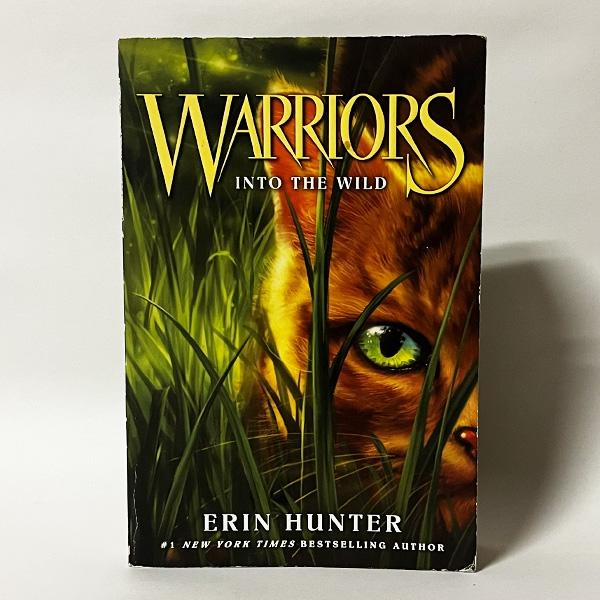 ■種別：中古洋書■著者：Erin Hunter（エリン・ハンター）■言語：English（英語）※古本ですので相応の使用感や多少のスレ、キズ等は見られますが、読むにあたっての極端なダメージはありません。